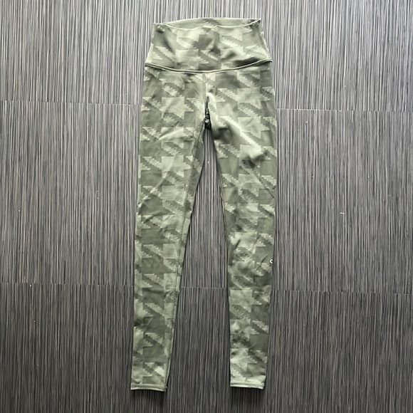 Alo Yoga Jungle Houndstooth Print Leggings - Size XS - Picture 4 of 7